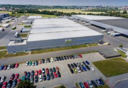 <p>New distribution center for fresh and durable food used exclusively for online sales.</p>