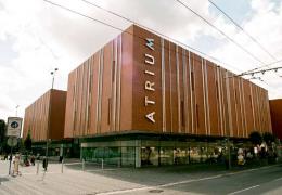 <p>The generously designed shopping center meets all the requirements of a modern shopping center.</p>