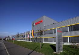 <p>The new production hall of the Bosch power tool plant in Miskolc using future technologies.</p>