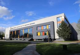 <p>Новый логистический центр спортивной сети на месте реконструированного зрелого месторождения в Грушове, Острава,</p>
