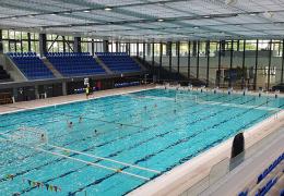 <p>Sportovní areál o rozloze 13 tisíc metrů čtverečních s plaveckým bazénem v Szegedu.</p>