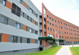 <p>Второй этап строительства центрального корпуса больницы в городе Uherské Hradiště, то есть здания для лечения и </p>