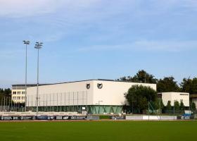 <p>The central building of the DEAC area with the grandstand and facilities was expanded with a new wing on both si</p>