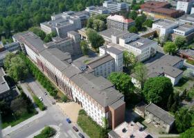 <p>V rámci modernizace klíčového pavilonu E2 Městské nemocnice Ostrava slouží VZT zařízení REMAK pro klimatizaci pr</p>