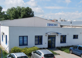 <p>Do výrobní haly společnosti Europur s.r.o., zabývající se povrchovou úpravou hliníku, vývojem a výrobou polyuret</p>