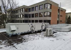 <p>Základní škola ve švýcarské Basileji. Větrání zajišťují naše kompaktní vzduchotechnické jednotky řady CAKE.</p>
